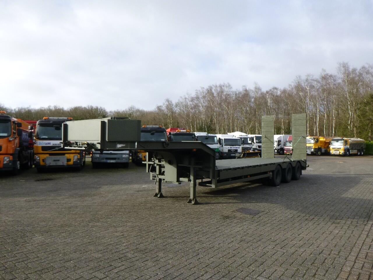 Broshuis 3-axle semi-lowbed trailer E-2130 / 73 t + ramps | Oplegger | Semi-dieplader