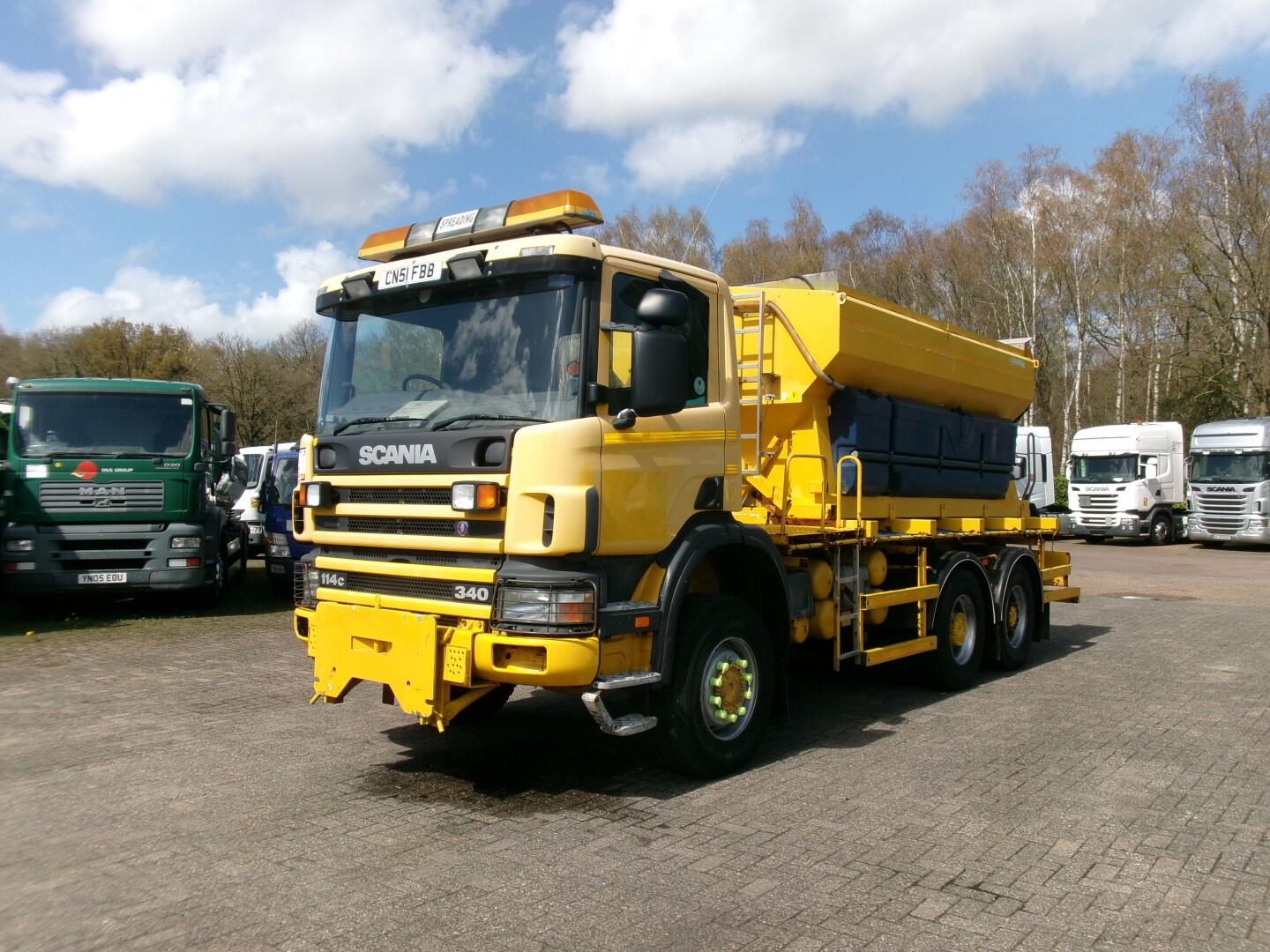 Scania P114-340 CB 6X6 RHD gritter / snow plough | Vrachtwagen | Sneeuwruimer