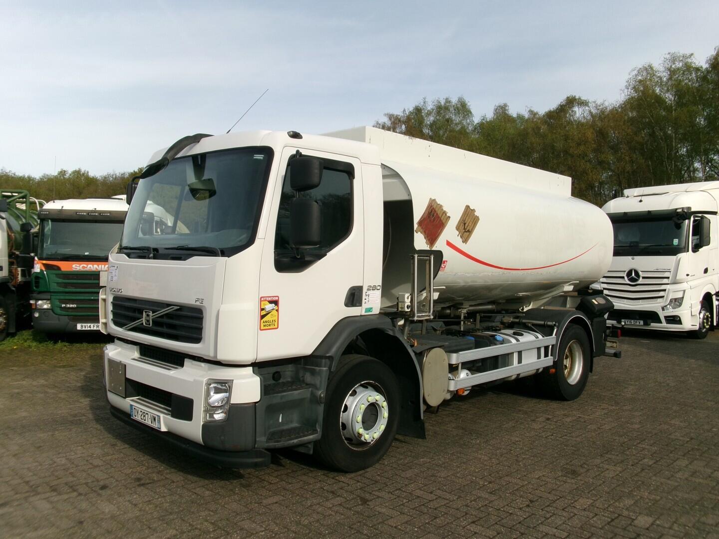 Volvo FE 280 4X2 fuel tank 13.6 m3 / 4 comp / ADR 07/07/24 | Vrachtwagen | Tankwagen brandstof