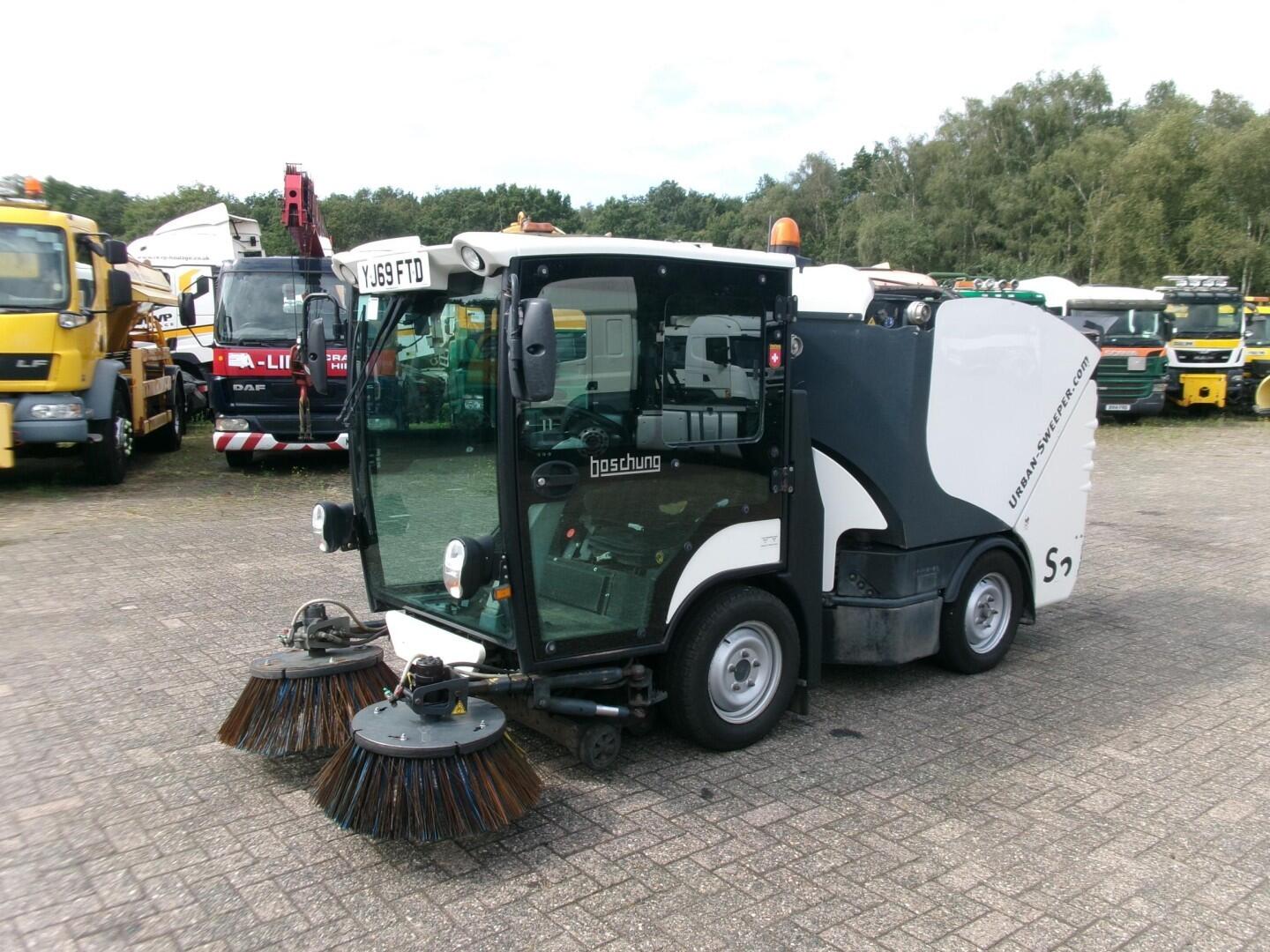 Boschung S2 street sweeper | Vrachtwagen | Veegmachine