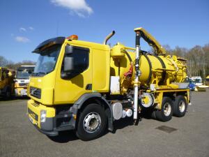 Volvo FE 300 6X4 Whale vacuum tank 10.2 m3