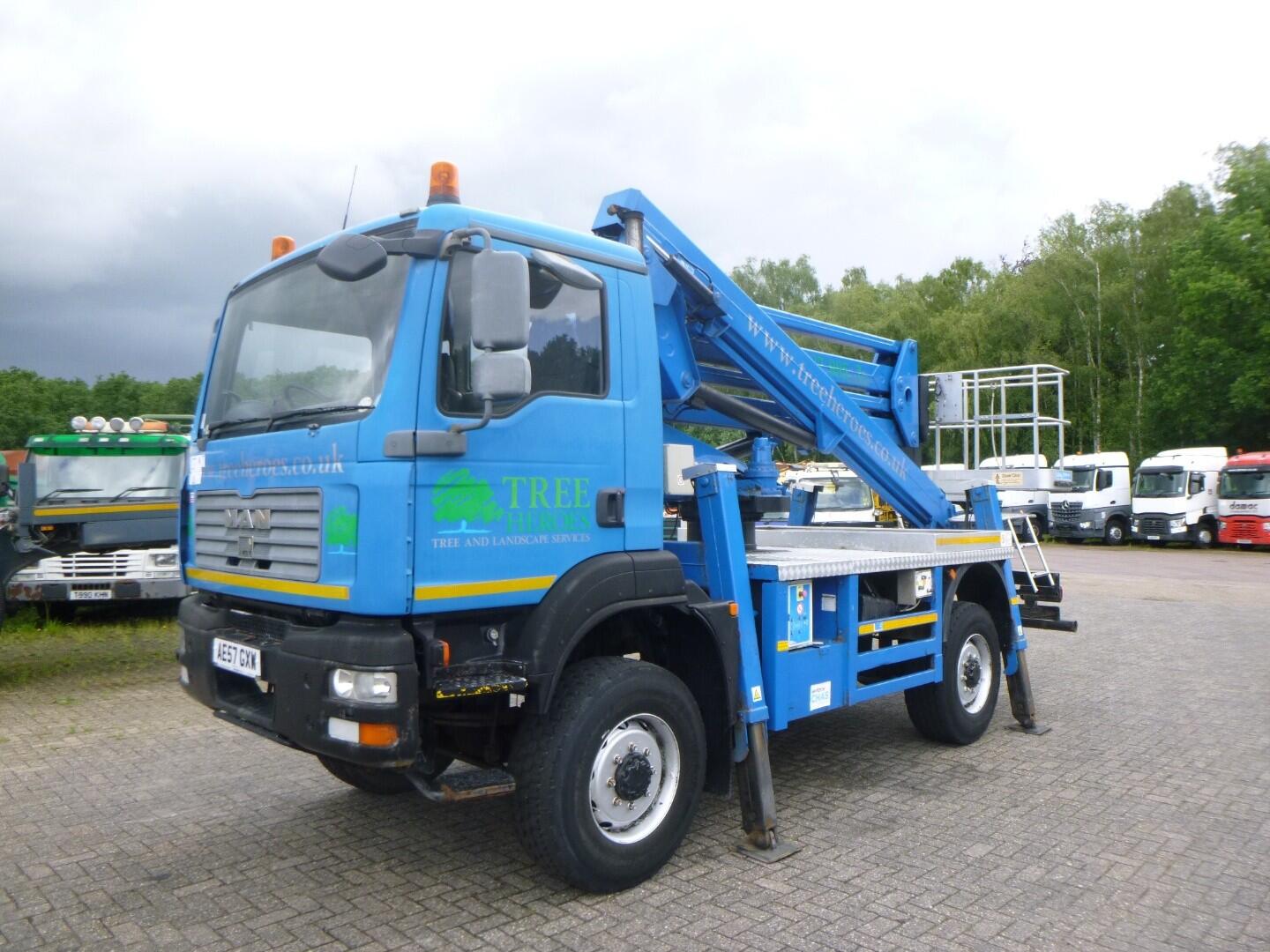 M.A.N. TGM 13.240 4X4 RHD manlift / work platform Sequani 3235 | Vrachtwagen | Hoogwerker