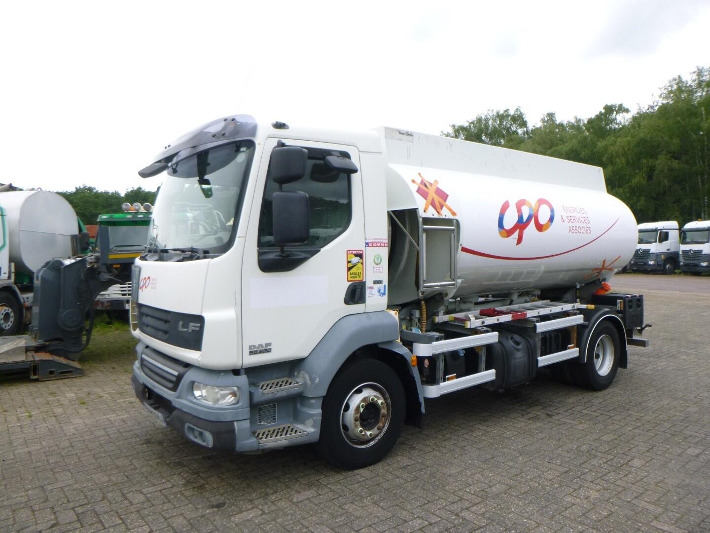 D.A.F. LF 55.220 4X2 fuel tank 10 m3 / 3 comp | Vrachtwagen | Tankwagen brandstof